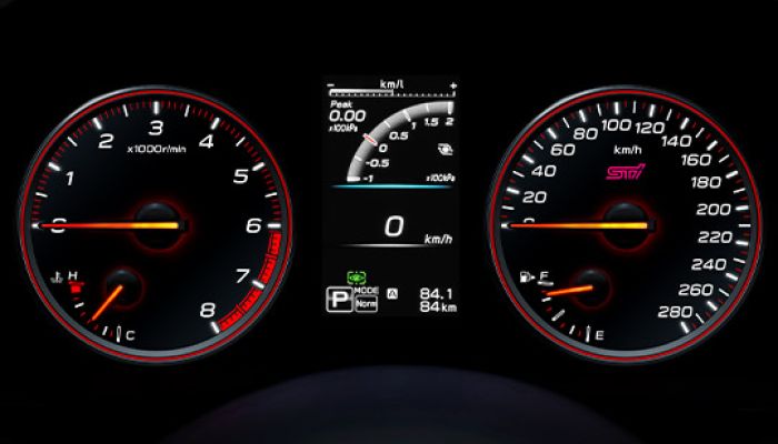 11.6-inch Centre Display*¹