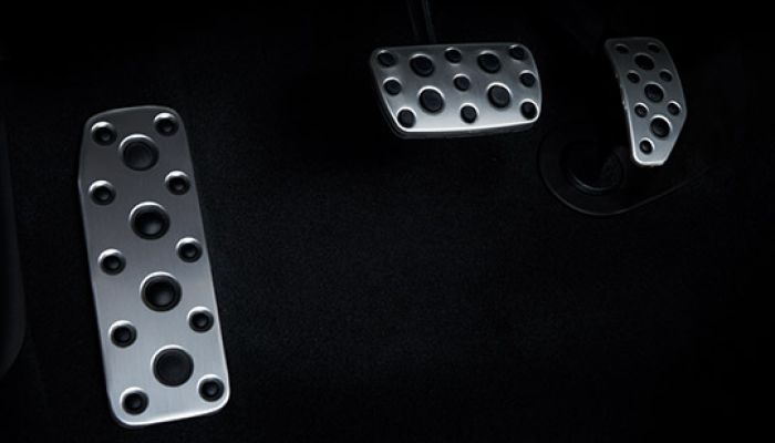 11.6-inch Centre Display*¹