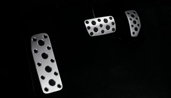 11.6-inch Centre Display*¹